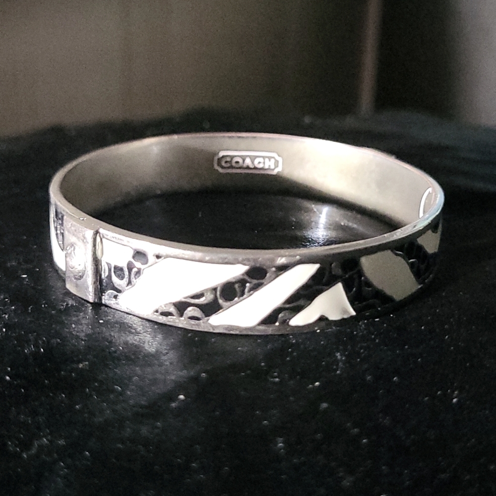 Coach braclet - Picture 2 of 2